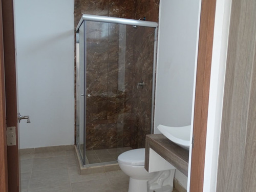 Hermosa Residencia En La Cima De Autor, 3 Habitaciones, Estudio O 4ta Recamara.