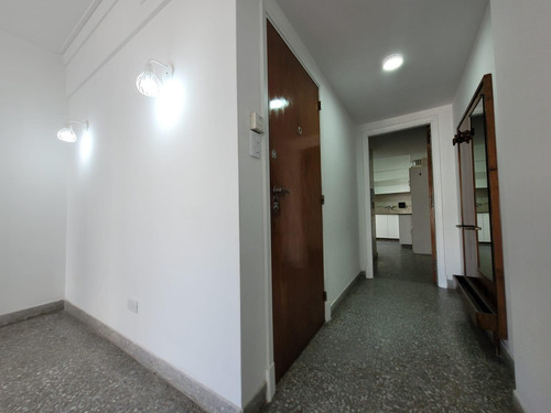 Venta Departamento 3 Ambientes Con Balcon Saliente Centro Mar Del Plata