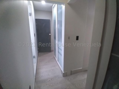 Imagen 15 de 30 de Apartamento En Venta En Nueva Segovia Este De Barquisimeto Lara 0-4-2-4-5-9-3-7-5-4-2/ Rent-a-house Centro Occidente Vende Código: 22-4947