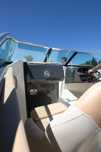 Nueva Bermuda Discovery 230 Mercury 300hp V8 4.2l