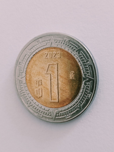 1 Moneda De $1.00  Año 2023 C/error En Superfic Rev.huella 