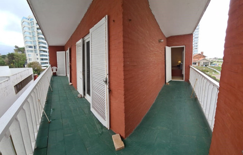 Imagen 9 de 10 de Apartamento De 2 Dormitorios Y 2 Baños Con Vista A La Brava