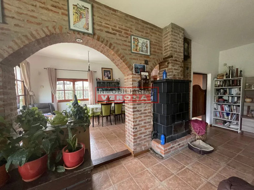 Oportunidad ! Vende Casa De 3 Dormitorios En Muy Buen Estado, Playa Mansa - Punta Del Este