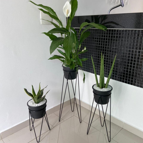 Imagem 2 de 3 de Kit 3 Tripés Para Vasos Planta Jardinagem Pmg Aramado Ferro