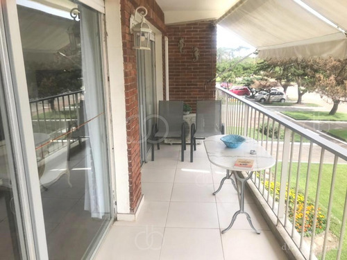 Imagen 10 de 19 de Departamento De 3 Dormitorios Frente Al Mar.- Ref: 54669