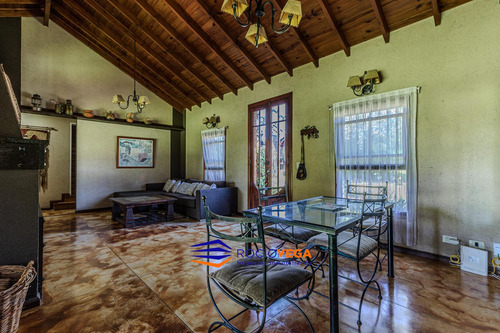 Casa A La Venta En Campos De Álvarez