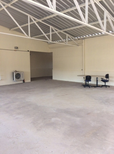 Imagem 1 de 11 de Excelente Areá Comercial De 240 M2 No Bairro São Joaquim.. - 9887