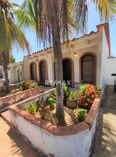 Casa Con Espacios Amplios Lista Para Personalizar En Conjunto Residencial Privado, Atamo Sur, Isla De Margarita, Nueva Esparta - Cod. 0736