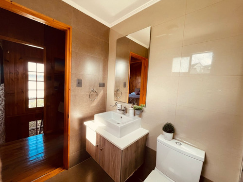 Gran Casa Con Potencial Comercial