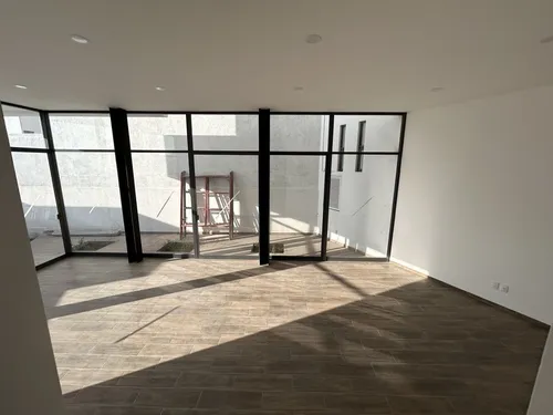 Hermosa Casa En El Condado/ Privada