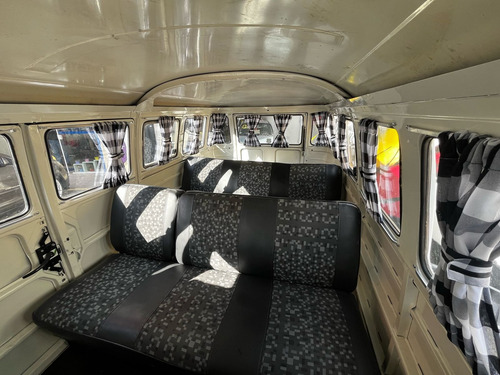 Kombi Clipper Bem Conservada