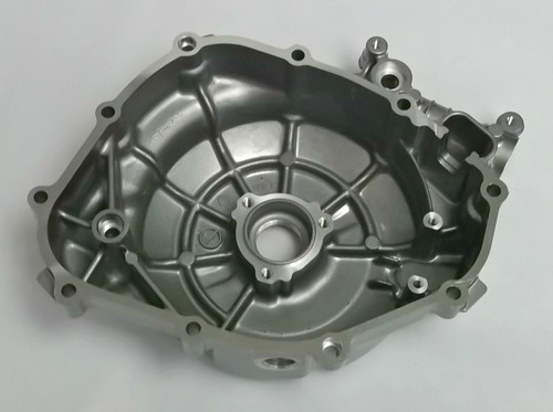 Imagen 1 de 3 de Tapa Magneto Sfv650 (2009)(2015)/ Dl650(2012-15)
