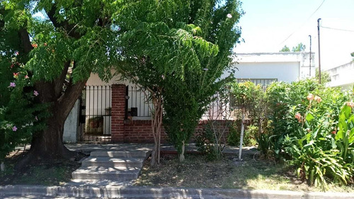 Imagen 1 de 13 de Casa En Alquiler En Lote Propio, Villa Ariza Ituzaingó.