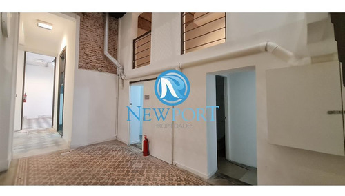 Imagen 9 de 14 de Casa Reciclada En Alquiler 9 Oficinas Independientes, 6 Baños, Sin Gastos Comunes!
