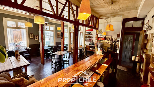 En Venta Hermosa Casona, Cerro Alegre. (87071)