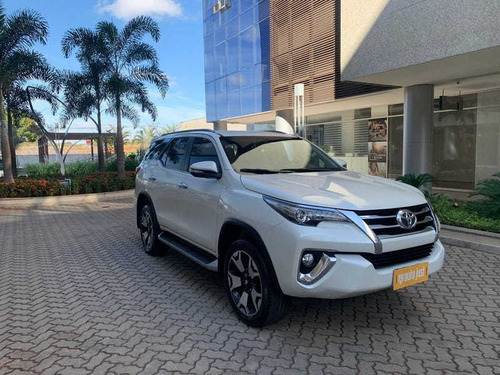 Imagem 3 de 15 de Toyota Hilux Sw4 Srx 4x4 2.8 Tdi 16v Dies Aut 2016