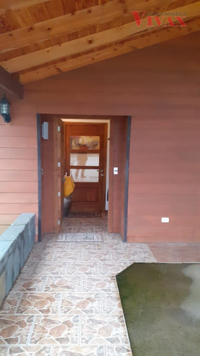 Casa Y Cabaña De Visitas, En Venta Amobladas, 6 D. En Pucón