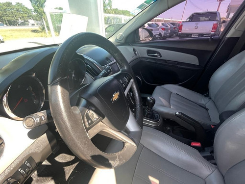 Imagen 11 de 17 de Chevrolet Cruze 5p 1,8 Ltz Ac