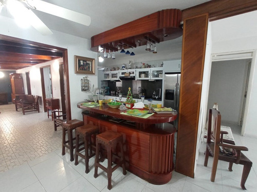 Imagen 6 de 18 de Casa En Venta En El Cafetal Calle Cerrada