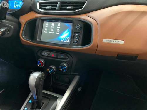 Imagem 11 de 12 de Chevrolet Onix 2017 1.4 Activ Aut. 5p