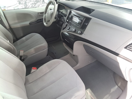 Imagen 5 de 10 de Toyota Sienna Le 2012