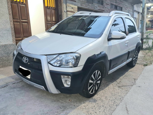 Toyota Etios Cross 1.5 Mt