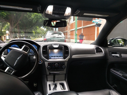 Imagen 7 de 15 de Chrysler 300c 3.6 Premium V8 5 Vel At 2012