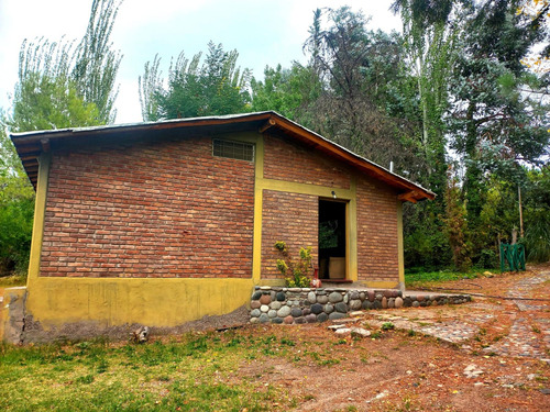 Casa En Venta - 2 Dormitorios 1 Baño - 4.500mts2 - Luján De Cuyo