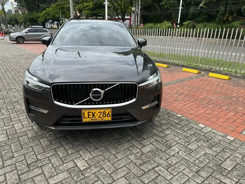 Volvo XC60 2.0 B5 Momentum Hybrida At 4x4