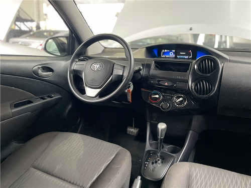 Toyota Etios 1.3 X 16V FLEX 4P AUTOMÁTICO