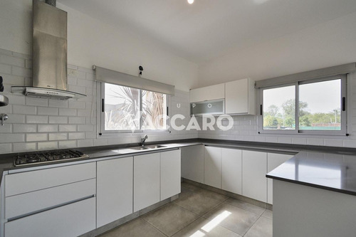 Casa Venta Prados Del Oeste Moreno