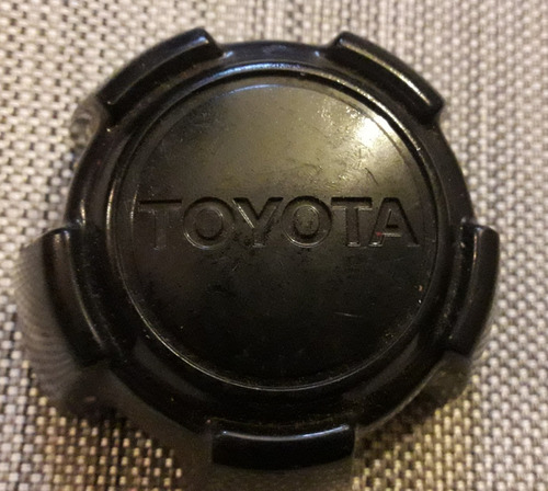 Taza Centro De Llanta Toyota Hilux Única