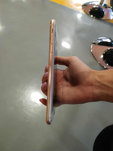 iPhone 8 Plus Gold