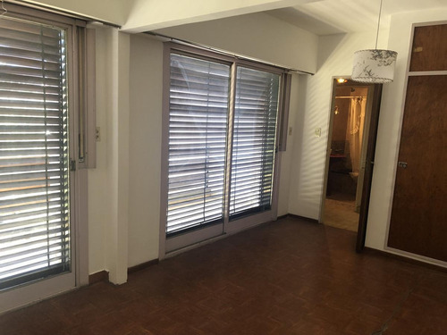 Imagen 27 de 30 de Chalet Clasico Con Local - Castelar Sur - Proximo A Estacion Castelar Y Moron - Venta