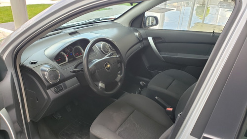Imagen 7 de 10 de Chevrolet Aveo Lt Paq W Color Plata 2017 Mt