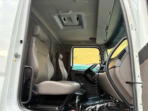 Vw 31330 Prime 6x4 Ano 2015 No Chassi De 8 Metros
