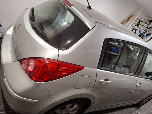 Nissan Tiida 1.8 Acenta 4 p