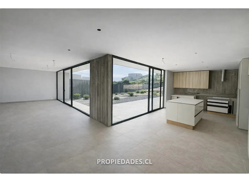 Casa En Condominio En Arriendo En Lo Barnechea