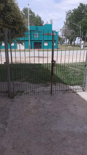 Casa En Venta - 2 Dormitorios 2 Baños - Jardín - 177.72mts2 - Punta Lara, Ensenada