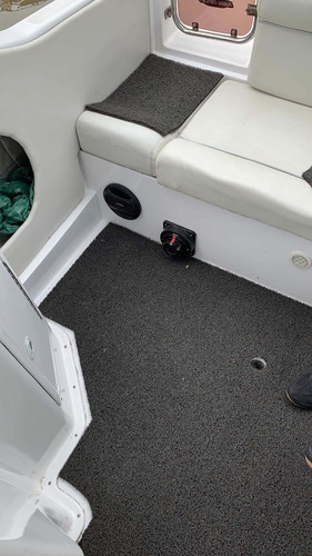 Imagen 6 de 15 de Lancha Naval Center 210 Cuddy Motor 150 Hp E-tec