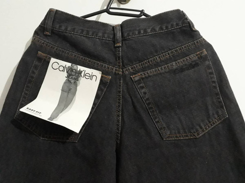 calça mom calvin klein