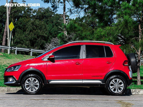 Imagen 2 de 25 de Volkswagen Crossfox Highline Extra Full | Permuta / Financia