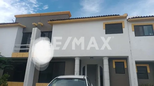 Hermosa Casa Con Excelente Precio En Fraccionamiento Portones En Juriquilla