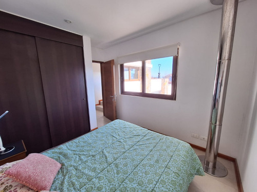 Moderna Casa En Lomas De Montemar, Concón