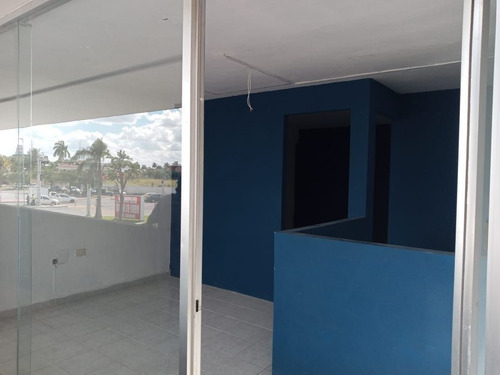 Local En Renta En Plaza Comercial