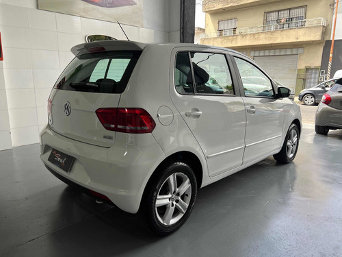 Imagen 6 de 14 de Volkswagen Fox 2015 1.6 Confortline Pack Saf