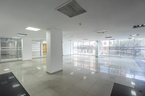 Edificio En Arriendo/venta En Chico Norte. Cod A1094082