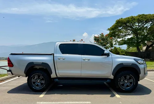 Toyota Hilux 2.7 Gasolina 4x4
