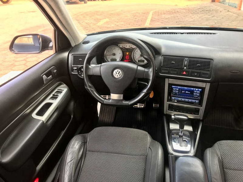 Imagem 11 de 15 de Volkswagen Golf 2.0 Mi Black Edition 4p 2010