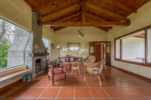Casa En Venta Sobre Lote De 1 Hectarea En Loma Escondida, Open Door
